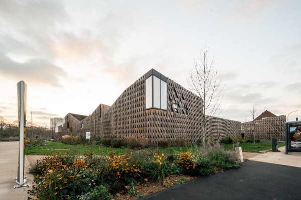 Amiens zoo with a wood cladding