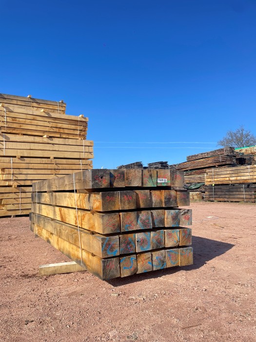 Oak timber framing: why choose squared timber for your construction projects?
