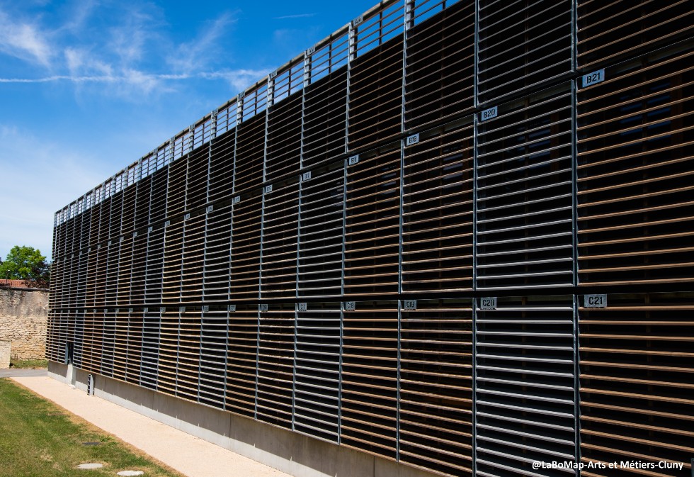 Robert Collet, Arts et Métiers campus at Cluny: “an experimental wall to observe the ageing process of natural and treated woods, in real time”