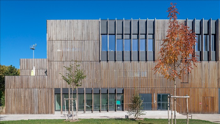 Le Gallo Sports Complex in Boulogne: architecture using heat-treated wood that has charm!