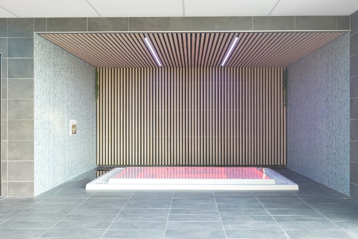How to successfully combine materials in your projects with wood as a key player