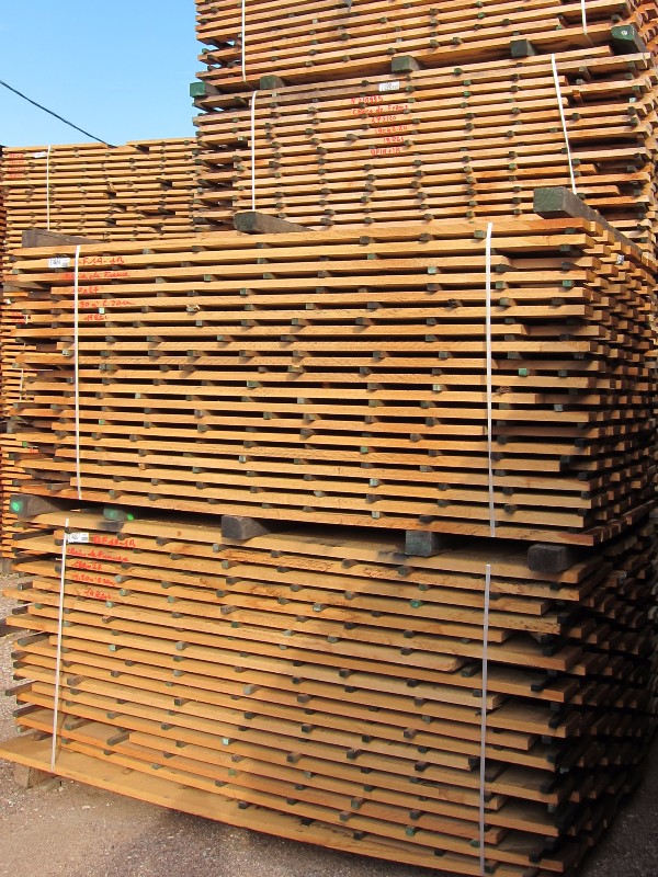 Strips and square-edged oak timber Q-F1A 1B