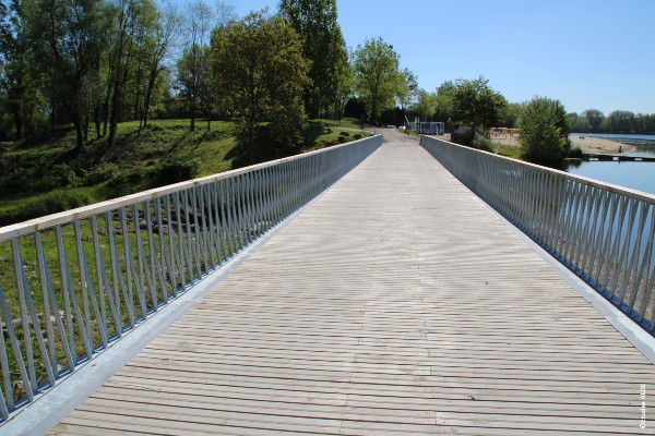 Footbridge for a leisure centre