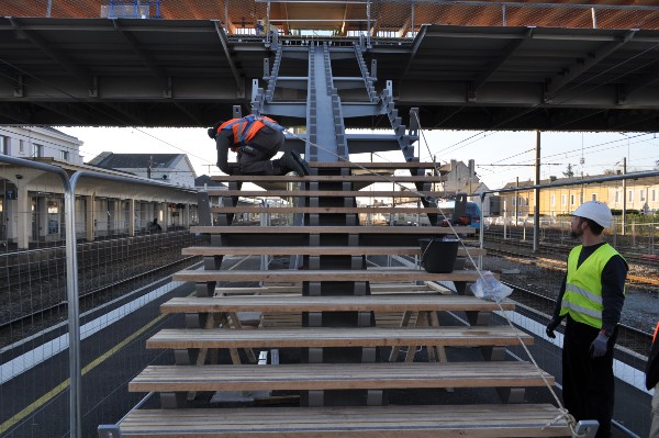 SNCF Footbridge