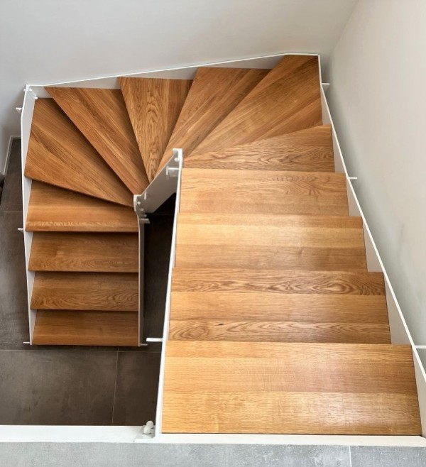 A wooden staircase with PANOPLOT®