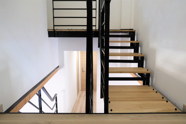 Design staircase wood and metal
