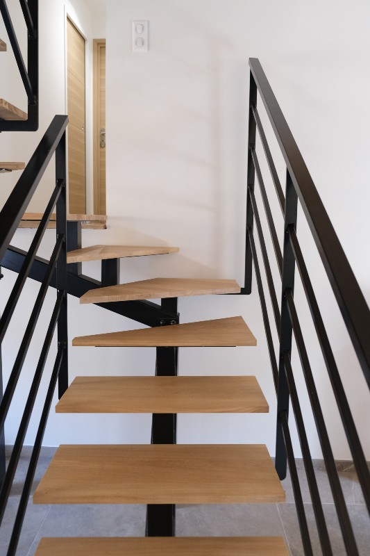 Design staircase wood and metal