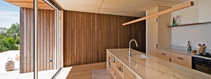 An architect's house in wood and straw